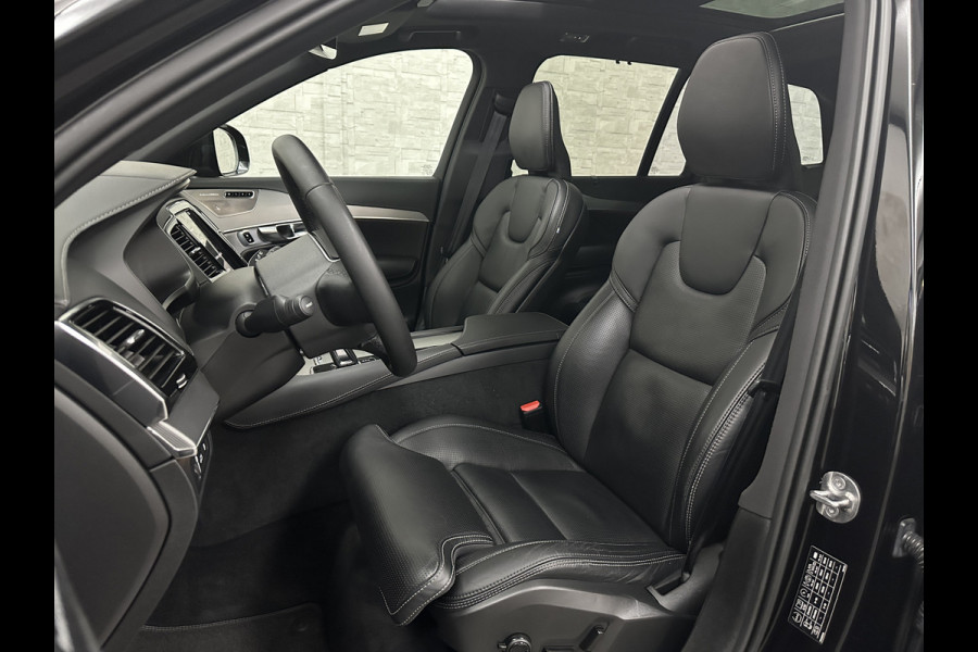 Volvo XC90 T8 R 455PK Long Range Ultimate Dark | Luchtvering | Bowers & Wilkins | 360 Camera | Panorama | Pilot-Assist | R-Design | ACC | Stoelventilatie | Trekhaak | Head-Up | Keyless-Entry | Sportstoelen | Memory | Standkachel | Stuurverwarming | Full-LED | Zonwering | BLIS | Carplay |
