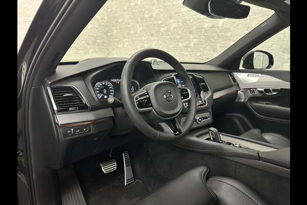 Volvo XC90 T8 R 455PK Long Range Ultimate Dark | Luchtvering | Bowers & Wilkins | 360 Camera | Panorama | Pilot-Assist | R-Design | ACC | Stoelventilatie | Trekhaak | Head-Up | Keyless-Entry | Sportstoelen | Memory | Standkachel | Stuurverwarming | Full-LED | Zonwering | BLIS | Carplay |
