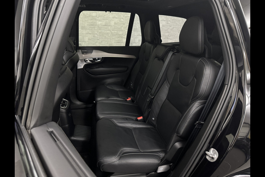 Volvo XC90 T8 R 455PK Long Range Ultimate Dark | Luchtvering | Bowers & Wilkins | 360 Camera | Panorama | Pilot-Assist | R-Design | ACC | Stoelventilatie | Trekhaak | Head-Up | Keyless-Entry | Sportstoelen | Memory | Standkachel | Stuurverwarming | Full-LED | Zonwering | BLIS | Carplay |