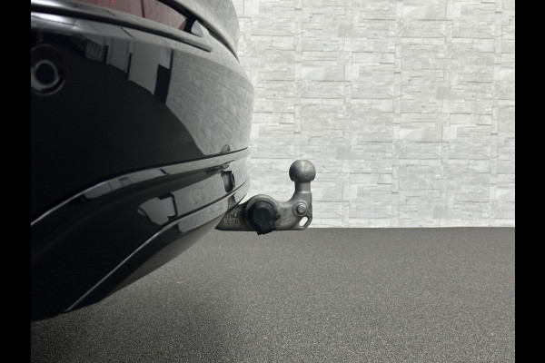 Volvo XC90 T8 R 455PK Long Range Ultimate Dark | Luchtvering | Bowers & Wilkins | 360 Camera | Panorama | Pilot-Assist | R-Design | ACC | Stoelventilatie | Trekhaak | Head-Up | Keyless-Entry | Sportstoelen | Memory | Standkachel | Stuurverwarming | Full-LED | Zonwering | BLIS | Carplay |