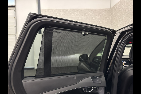 Volvo XC90 T8 R 455PK Long Range Ultimate Dark | Luchtvering | Bowers & Wilkins | 360 Camera | Panorama | Pilot-Assist | R-Design | ACC | Stoelventilatie | Trekhaak | Head-Up | Keyless-Entry | Sportstoelen | Memory | Standkachel | Stuurverwarming | Full-LED | Zonwering | BLIS | Carplay |