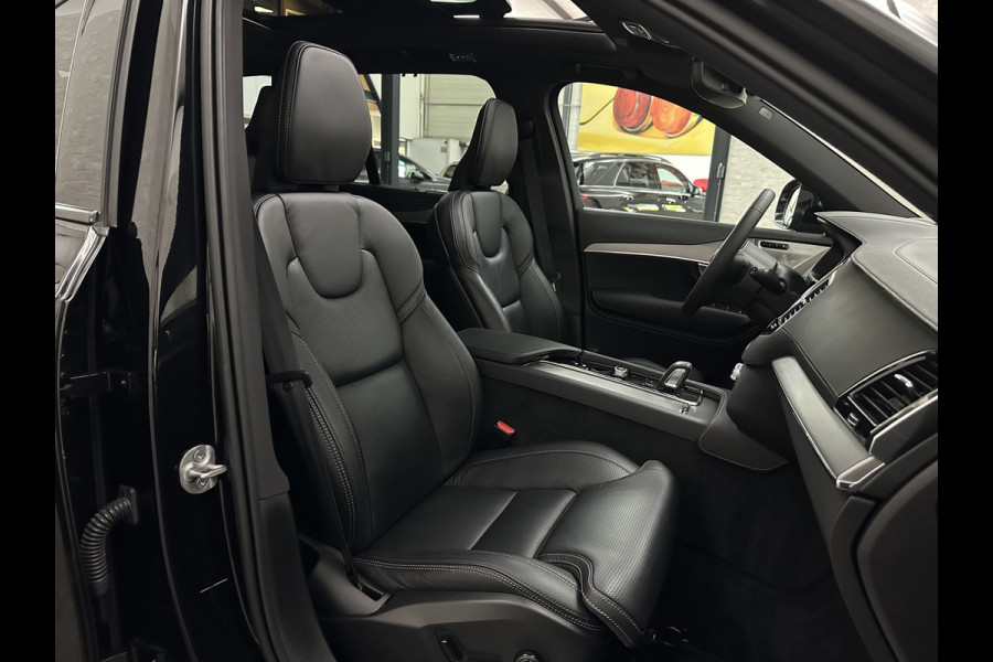 Volvo XC90 T8 R 455PK Long Range Ultimate Dark | Luchtvering | Bowers & Wilkins | 360 Camera | Panorama | Pilot-Assist | R-Design | ACC | Stoelventilatie | Trekhaak | Head-Up | Keyless-Entry | Sportstoelen | Memory | Standkachel | Stuurverwarming | Full-LED | Zonwering | BLIS | Carplay |