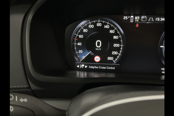 Volvo XC90 T8 R 455PK Long Range Ultimate Dark | Luchtvering | Bowers & Wilkins | 360 Camera | Panorama | Pilot-Assist | R-Design | ACC | Stoelventilatie | Trekhaak | Head-Up | Keyless-Entry | Sportstoelen | Memory | Standkachel | Stuurverwarming | Full-LED | Zonwering | BLIS | Carplay |
