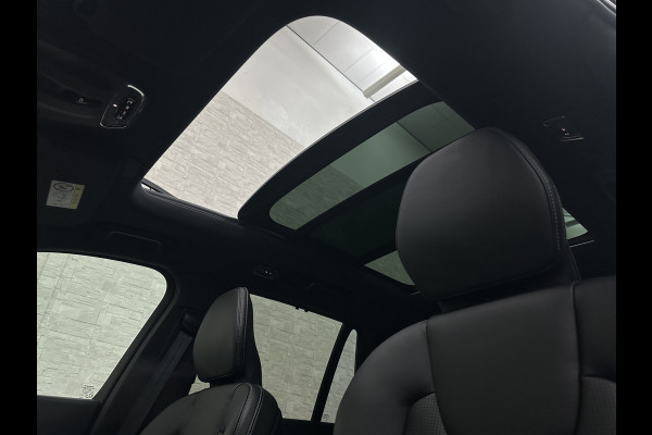 Volvo XC90 T8 R 455PK Long Range Ultimate Dark | Luchtvering | Bowers & Wilkins | 360 Camera | Panorama | Pilot-Assist | R-Design | ACC | Stoelventilatie | Trekhaak | Head-Up | Keyless-Entry | Sportstoelen | Memory | Standkachel | Stuurverwarming | Full-LED | Zonwering | BLIS | Carplay |