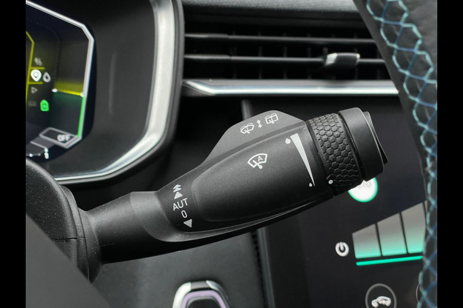 Lynk & Co RS Shadow Edition 01 1.5 262PK Trekhaak Pano 360° Navi Adapt cruise 262PK Elekr. Achterklep