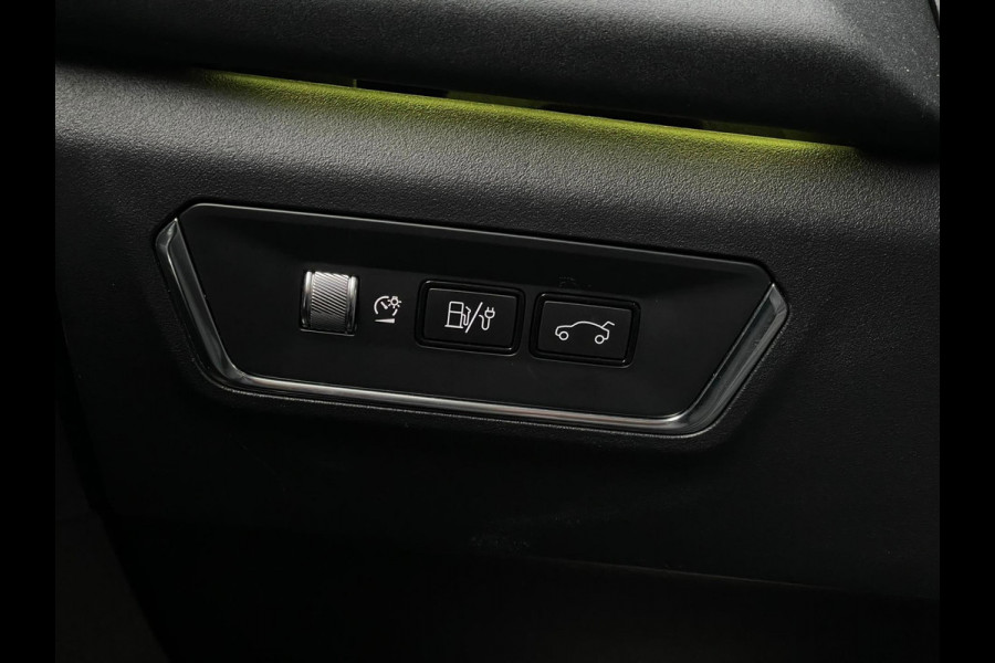 Lynk & Co RS Shadow Edition 01 1.5 262PK Trekhaak Pano 360° Navi Adapt cruise 262PK Elekr. Achterklep