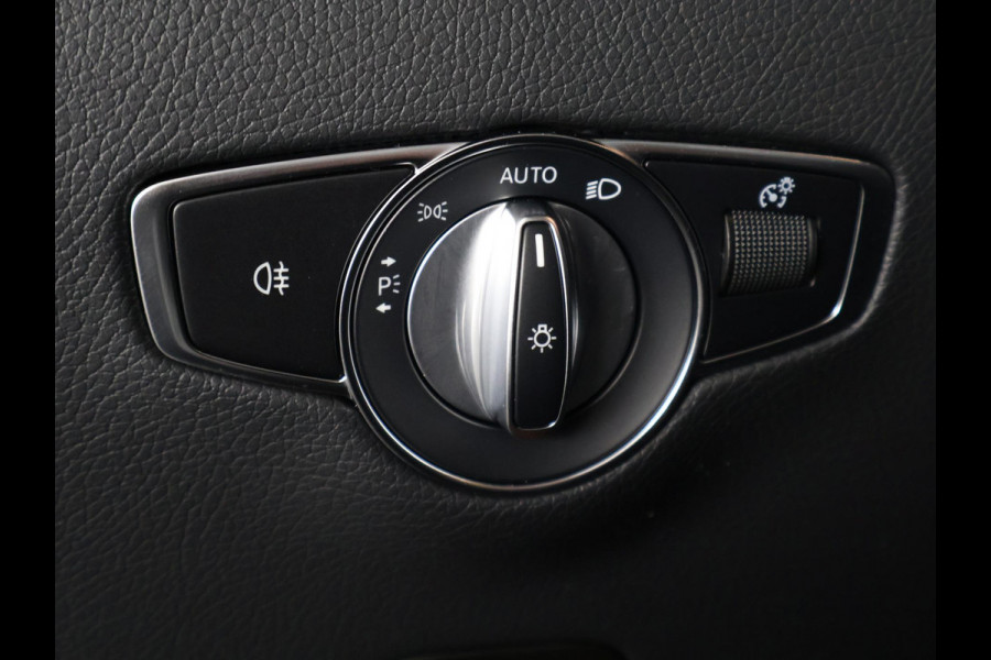 Mercedes-Benz EQC 400 4MATIC Premium Plus 80 kWh | Wide-screen | Schuif-/Kanteldak | Navigatie | 360°camera |