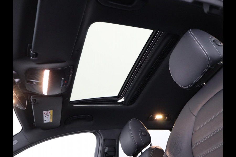 Mercedes-Benz EQC 400 4MATIC Premium Plus 80 kWh | Wide-screen | Schuif-/Kanteldak | Navigatie | 360°camera |