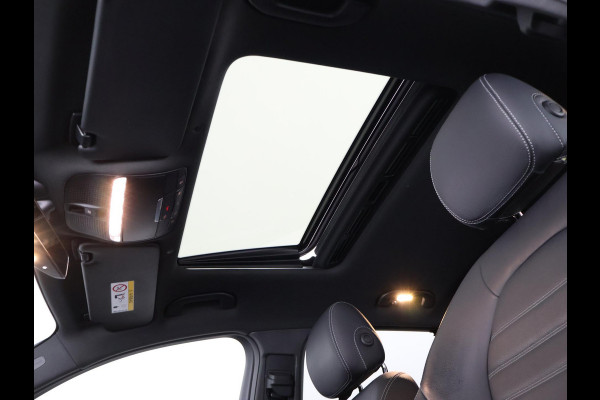 Mercedes-Benz EQC 400 4MATIC Premium Plus 80 kWh | Wide-screen | Schuif-/Kanteldak | Navigatie | 360°camera |