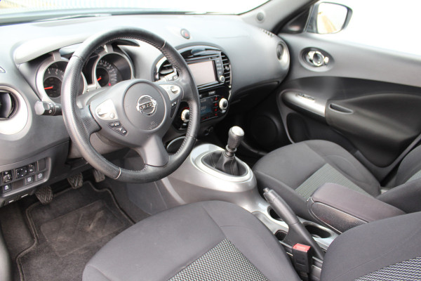 Nissan Juke 1.2-116pk DIG-T S/S Acenta. Zeer nette en goed onderhouden hoogzitter ! Autm. airco, camera, trekhaak, LM wielen, airco, cruise control, navigatie, telefoonvoorb., All season banden, privacy glass etc