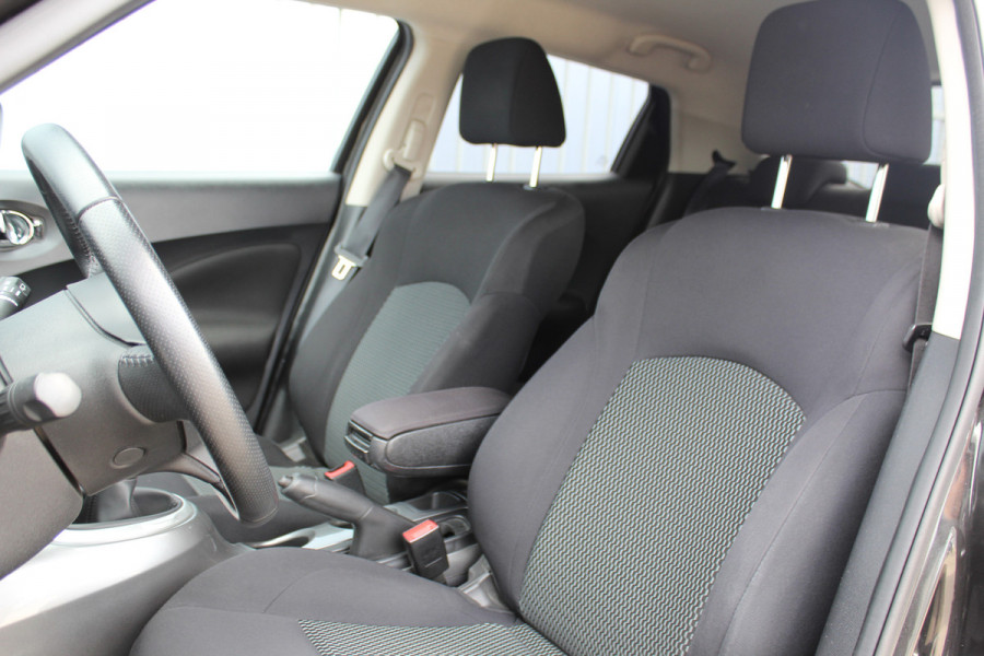 Nissan Juke 1.2-116pk DIG-T S/S Acenta. Zeer nette en goed onderhouden hoogzitter ! Autm. airco, camera, trekhaak, LM wielen, airco, cruise control, navigatie, telefoonvoorb., All season banden, privacy glass etc