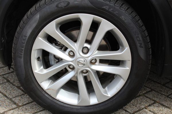 Nissan Juke 1.2-116pk DIG-T S/S Acenta. Zeer nette en goed onderhouden hoogzitter ! Autm. airco, camera, trekhaak, LM wielen, airco, cruise control, navigatie, telefoonvoorb., All season banden, privacy glass etc
