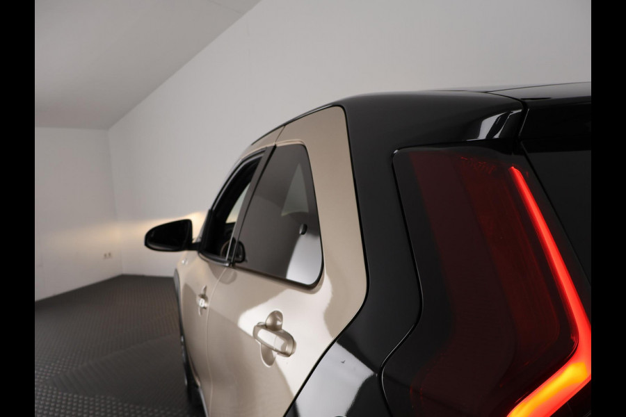 Toyota Aygo X 1.0 VVT-i AUTOMAAT PULSE LIMITED ED. KEYLESS. PDC . CRUISE .LMV.CARPLAY NAVIGATIE  GARANTIE TOT 6-2032