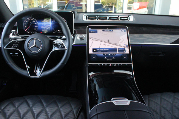 Mercedes-Benz S-Klasse 580e 4MATIC AMG LINE 510PK | PANORAMISCH SCHUIF / KANTELDAK | 360° CAMERA | BURMESTER PREMIUM AUDIO | NAPPA LEDEREN BEKLEDING | VOORSTOELEN ELEKTRISCH VERSTELBAAR MET GEHEUGEN | VOORSTOELEN EN ACHTERBANK GEVENTILEERD / VERWARMD | MBUX AUGMENT REALITY NAVIGATIE / HEAD UPP DISPLAY | MULTIMEDIA MBUX ( ACHTERBANK TABLET | ZWARTE HEMEL BEKLEDING | AIRBALANCE PAKKET (LUCHTREINIGING SYSTEEM) | MEESTURENDE ACHTERAS |  4 ZONE CLIMATE CONTROL |  ADAPTIVE RUITERWISSER ISTALLATIE  ( MAGIC  VISION CONTROL) |