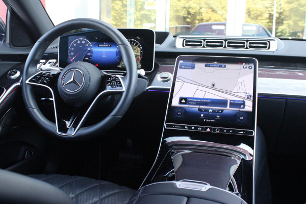 Mercedes-Benz S-Klasse 580e 4MATIC AMG LINE 510PK | PANORAMISCH SCHUIF / KANTELDAK | 360° CAMERA | BURMESTER PREMIUM AUDIO | NAPPA LEDEREN BEKLEDING | VOORSTOELEN ELEKTRISCH VERSTELBAAR MET GEHEUGEN | VOORSTOELEN EN ACHTERBANK GEVENTILEERD / VERWARMD | MBUX AUGMENT REALITY NAVIGATIE / HEAD UPP DISPLAY | MULTIMEDIA MBUX ( ACHTERBANK TABLET | ZWARTE HEMEL BEKLEDING | AIRBALANCE PAKKET (LUCHTREINIGING SYSTEEM) | MEESTURENDE ACHTERAS |  4 ZONE CLIMATE CONTROL |  ADAPTIVE RUITERWISSER ISTALLATIE  ( MAGIC  VISION CONTROL) |