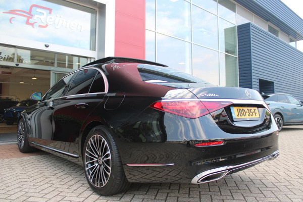 Mercedes-Benz S-Klasse 580e 4MATIC AMG LINE 510PK | PANORAMISCH SCHUIF / KANTELDAK | 360° CAMERA | BURMESTER PREMIUM AUDIO | NAPPA LEDEREN BEKLEDING | VOORSTOELEN ELEKTRISCH VERSTELBAAR MET GEHEUGEN | VOORSTOELEN EN ACHTERBANK GEVENTILEERD / VERWARMD | MBUX AUGMENT REALITY NAVIGATIE / HEAD UPP DISPLAY | MULTIMEDIA MBUX ( ACHTERBANK TABLET | ZWARTE HEMEL BEKLEDING | AIRBALANCE PAKKET (LUCHTREINIGING SYSTEEM) | MEESTURENDE ACHTERAS |  4 ZONE CLIMATE CONTROL |  ADAPTIVE RUITERWISSER ISTALLATIE  ( MAGIC  VISION CONTROL) |