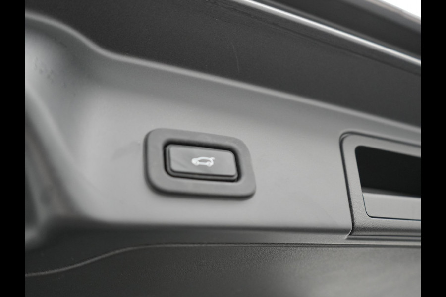 Land Rover Range Rover Evoque P300e AWD R-Dynamic Plug In Hybrid PHEV | Adaptive Cruise | Head Up Lederen Sportstoelen Memory | 20"L.M | Stuur & Stoelverwarming | Keyless | Apple Carplay |