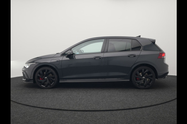 Volkswagen Golf GTE 245pk Plug In Hybrid Black Optic PHEV | Adaptive Cruise  | Camera | IQ Light | Sportstoelen Verwarmd | 18"L.M | Virtual | Apple Carplay | Sfeerverlichting | Keyless |