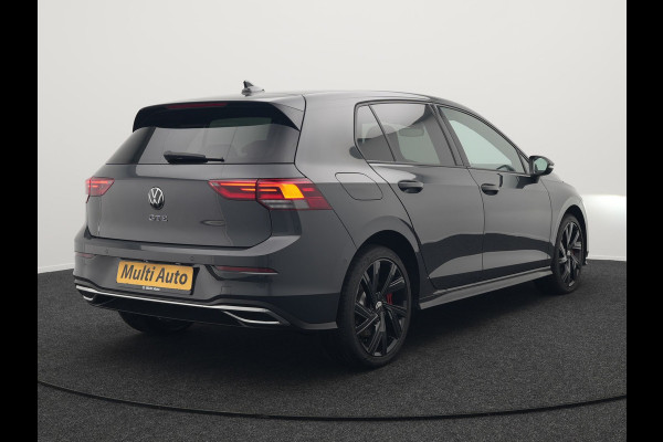 Volkswagen Golf GTE 245pk Plug In Hybrid Black Optic PHEV | Adaptive Cruise  | Camera | IQ Light | Sportstoelen Verwarmd | 18"L.M | Virtual | Apple Carplay | Sfeerverlichting | Keyless |