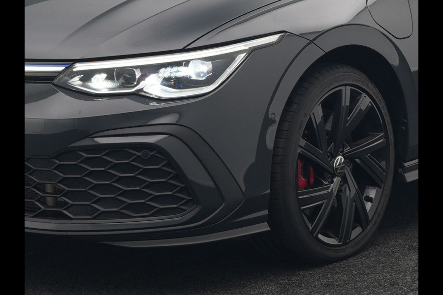 Volkswagen Golf GTE 245pk Plug In Hybrid Black Optic PHEV | Adaptive Cruise  | Camera | IQ Light | Sportstoelen Verwarmd | 18"L.M | Virtual | Apple Carplay | Sfeerverlichting | Keyless |