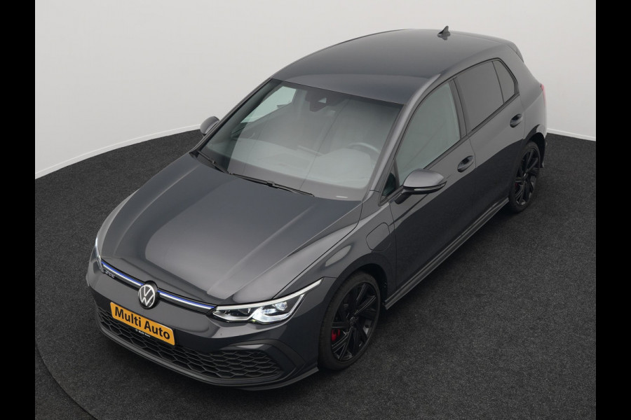 Volkswagen Golf GTE 245pk Plug In Hybrid Black Optic PHEV | Adaptive Cruise  | Camera | IQ Light | Sportstoelen Verwarmd | 18"L.M | Virtual | Apple Carplay | Sfeerverlichting | Keyless |