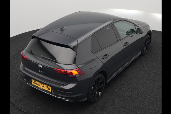 Volkswagen Golf GTE 245pk Plug In Hybrid Black Optic PHEV | Adaptive Cruise  | Camera | IQ Light | Sportstoelen Verwarmd | 18"L.M | Virtual | Apple Carplay | Sfeerverlichting | Keyless |