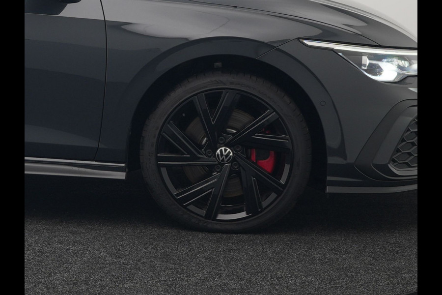 Volkswagen Golf GTE 245pk Plug In Hybrid Black Optic PHEV | Adaptive Cruise  | Camera | IQ Light | Sportstoelen Verwarmd | 18"L.M | Virtual | Apple Carplay | Sfeerverlichting | Keyless |
