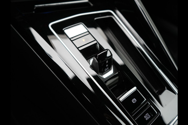 Volkswagen Golf GTE 245pk Plug In Hybrid Black Optic PHEV | Adaptive Cruise  | Camera | IQ Light | Sportstoelen Verwarmd | 18"L.M | Virtual | Apple Carplay | Sfeerverlichting | Keyless |