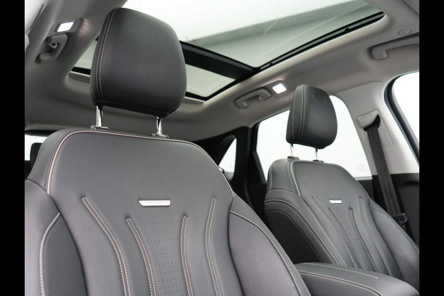 Ford Kuga Vignale Plug in Hybrid 225pk PHEV | Panodak | Head Up | Adaptive Cruise | 360 Camera | Lederen Sportstoelen Memory & Verwarmd | Apple Carplay | Bang&Olufsen | Navigatie | Pilot Assist | Virtual | DAB | Blis |