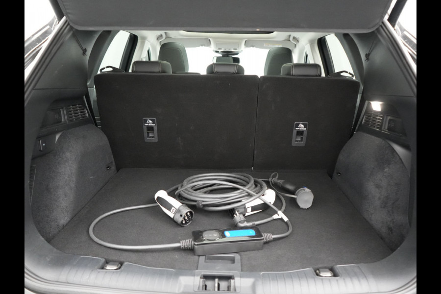 Ford Kuga Vignale Plug in Hybrid 225pk PHEV | Panodak | Head Up | Adaptive Cruise | 360 Camera | Lederen Sportstoelen Memory & Verwarmd | Apple Carplay | Bang&Olufsen | Navigatie | Pilot Assist | Virtual | DAB | Blis |