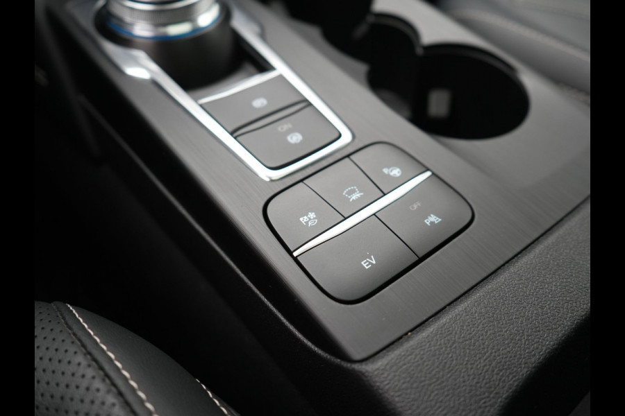 Ford Kuga Vignale Plug in Hybrid 225pk PHEV | Panodak | Head Up | Adaptive Cruise | 360 Camera | Lederen Sportstoelen Memory & Verwarmd | Apple Carplay | Bang&Olufsen | Navigatie | Pilot Assist | Virtual | DAB | Blis |