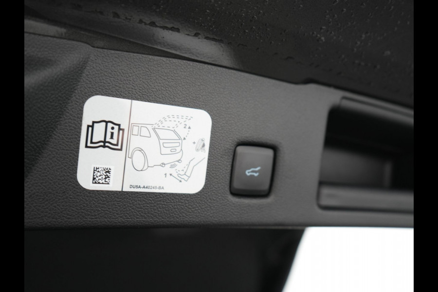 Ford Kuga Vignale Plug in Hybrid 225pk PHEV | Panodak | Head Up | Adaptive Cruise | 360 Camera | Lederen Sportstoelen Memory & Verwarmd | Apple Carplay | Bang&Olufsen | Navigatie | Pilot Assist | Virtual | DAB | Blis |