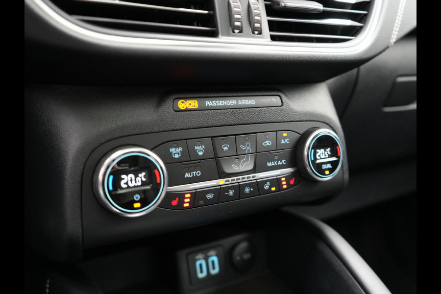 Ford Kuga Vignale Plug in Hybrid 225pk PHEV | Panodak | Head Up | Adaptive Cruise | 360 Camera | Lederen Sportstoelen Memory & Verwarmd | Apple Carplay | Bang&Olufsen | Navigatie | Pilot Assist | Virtual | DAB | Blis |