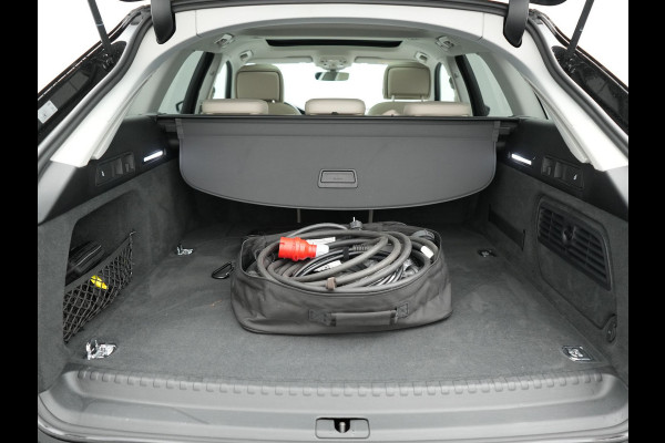 Audi A6 Avant 50 TFSI Quattro Design Plug In Hybrid 300pk Dealer O.H PHEV | Panodak | Head Up | Adaptive Cruise | 360 Camera | Bang&olufsen | Lederen Sportstoelen Memory & Verwarmd | Navigatie | Virtual | DAB |