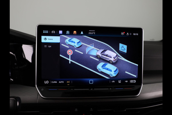 Volkswagen Golf 1.5 eHybrid 50 Edition 204 PK | Panoramadak | Camera | Led matrix | Navigatie