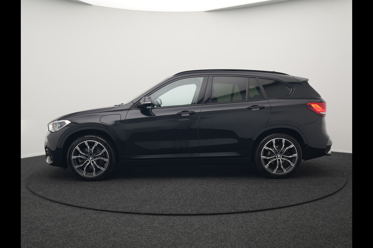 BMW X1 xDrive25e M Sport Plug In Hybrid 222pk Dealer O.H PHEV | Trekhaak Afneembaar | Head Up | Camera | M-Sport Stuur | Lederen Sportstoelen Verwarmd | Keyless | Cruise Control | Navigatie | DAB | BMW X1 xDrive25e M Sport Plug In Hybrid 222pk Dealer O.H PHEV | Trekhaak Afneembaar | Head Up | Camera | M-Sport Stuur | Lederen Sportstoelen Verwarmd | Keyless | Cruise Control | Navigatie | DAB |