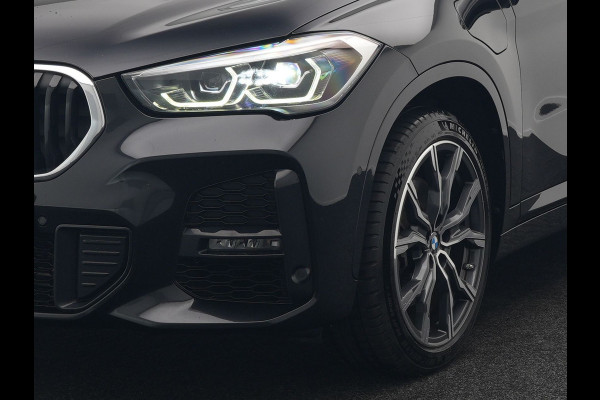 BMW X1 xDrive25e M Sport Plug In Hybrid 222pk Dealer O.H PHEV | Trekhaak Afneembaar | Head Up | Camera | M-Sport Stuur | Lederen Sportstoelen Verwarmd | Keyless | Cruise Control | Navigatie | DAB |