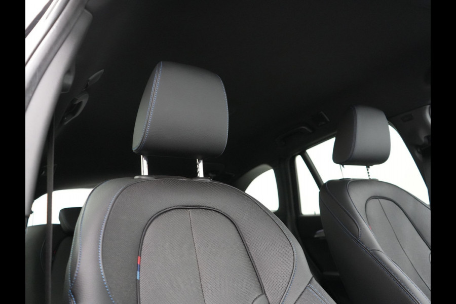 BMW X1 xDrive25e M Sport Plug In Hybrid 222pk Dealer O.H PHEV | Trekhaak Afneembaar | Head Up | Camera | M-Sport Stuur | Lederen Sportstoelen Verwarmd | Keyless | Cruise Control | Navigatie | DAB |