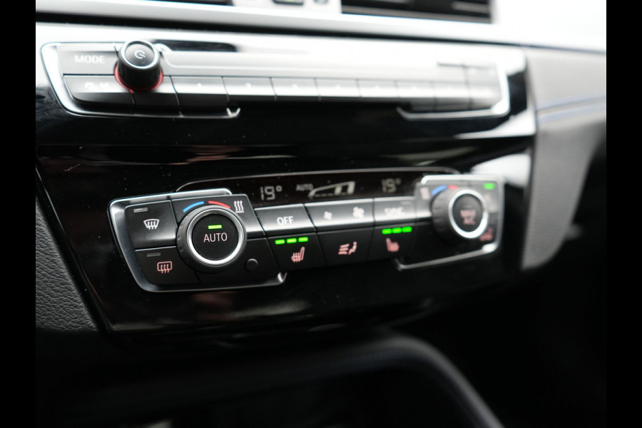 BMW X1 xDrive25e M Sport Plug In Hybrid 222pk Dealer O.H PHEV | Trekhaak Afneembaar | Head Up | Camera | M-Sport Stuur | Lederen Sportstoelen Verwarmd | Keyless | Cruise Control | Navigatie | DAB |