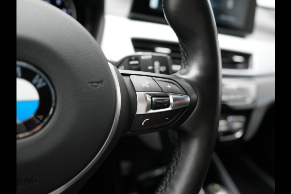 BMW X1 xDrive25e M Sport Plug In Hybrid 222pk Dealer O.H PHEV | Trekhaak Afneembaar | Head Up | Camera | M-Sport Stuur | Lederen Sportstoelen Verwarmd | Keyless | Cruise Control | Navigatie | DAB |