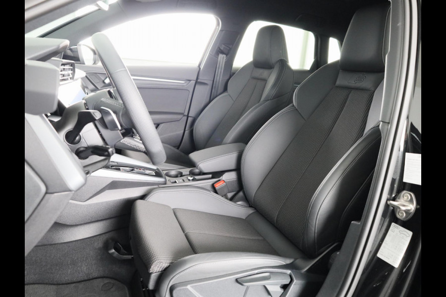 Audi A3 Sportback 35 TFSI S edition 150 pk S-tronic | Private lease € 701,- | Navigatie | Parkeersensoren (Park assist) | Apple Carplay/Android Auto | S-Line |