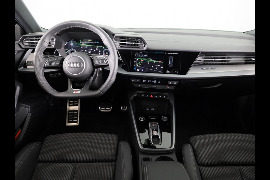 Audi A3 Sportback 35 TFSI S edition 150 pk S-tronic | Private lease € 701,- | Navigatie | Parkeersensoren (Park assist) | Apple Carplay/Android Auto | S-Line |