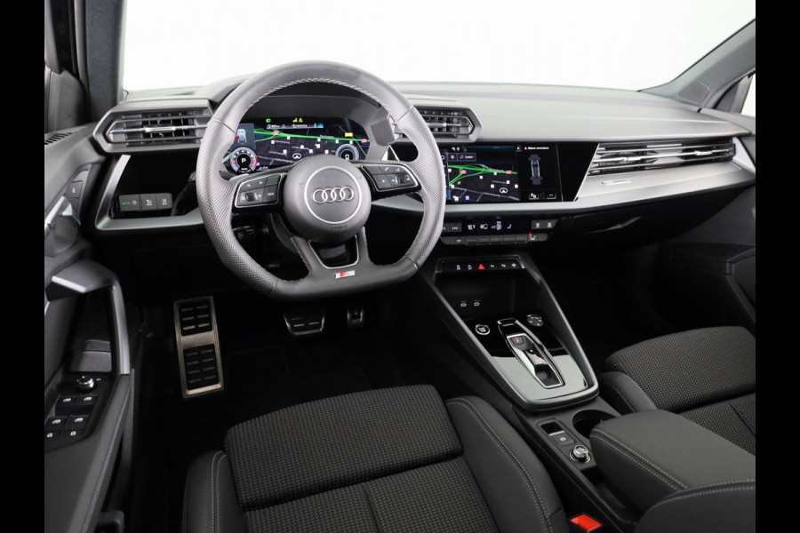 Audi A3 Sportback 35 TFSI S edition 150 pk S-tronic | Private lease € 701,- | Navigatie | Parkeersensoren (Park assist) | Apple Carplay/Android Auto | S-Line |