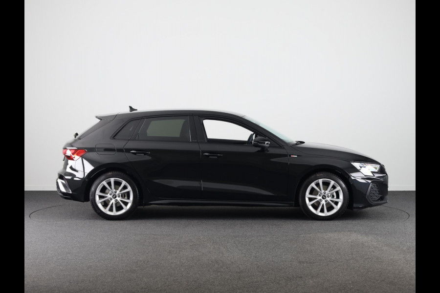 Audi A3 Sportback 35 TFSI S edition 150 pk S-tronic | Private lease € 701,- | Navigatie | Parkeersensoren (Park assist) | Apple Carplay/Android Auto | S-Line |