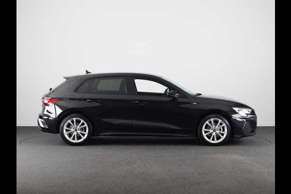 Audi A3 Sportback 35 TFSI S edition 150 pk S-tronic | Private lease € 701,- | Navigatie | Parkeersensoren (Park assist) | Apple Carplay/Android Auto | S-Line |