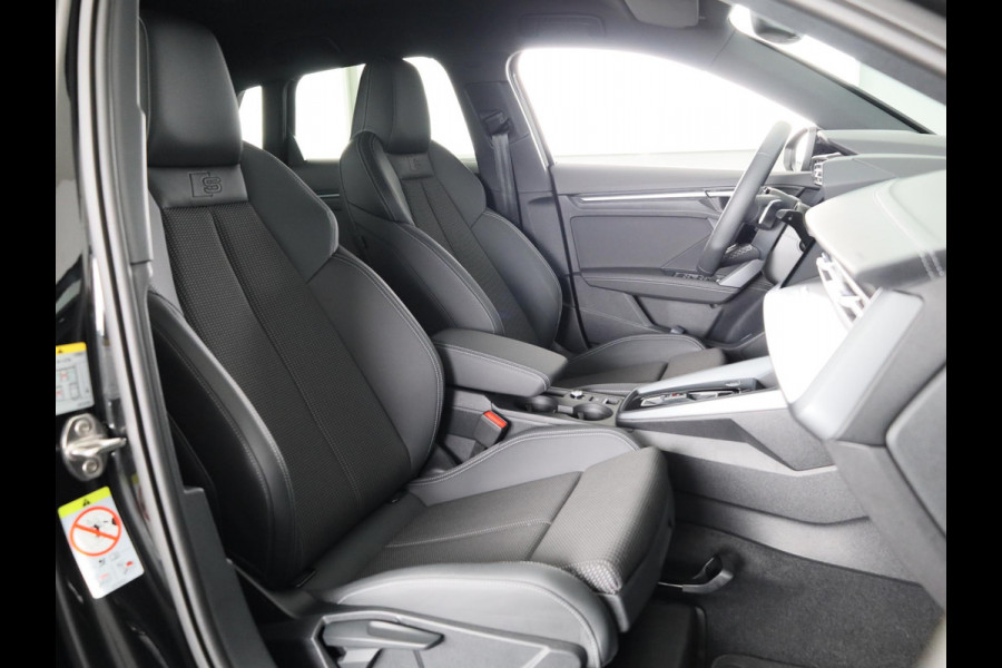 Audi A3 Sportback 35 TFSI S edition 150 pk S-tronic | Private lease € 701,- | Navigatie | Parkeersensoren (Park assist) | Apple Carplay/Android Auto | S-Line |