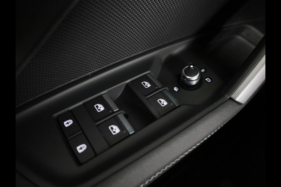 Audi A3 Sportback 35 TFSI S edition 150 pk S-tronic | Private lease € 701,- | Navigatie | Parkeersensoren (Park assist) | Apple Carplay/Android Auto | S-Line |