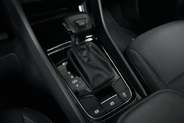 Škoda Karoq 1.0 TSI Clever Edition Automaat 116 PK | CarPlay | Cruise | Stoelverwarming | Trekhaak | Camera | Pdc | Climate |