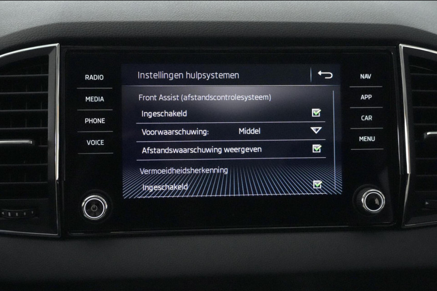 Škoda Karoq 1.0 TSI Clever Edition Automaat 116 PK | CarPlay | Cruise | Stoelverwarming | Trekhaak | Camera | Pdc | Climate |
