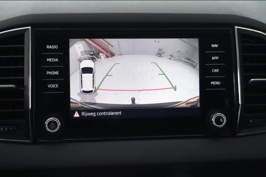 Škoda Karoq 1.0 TSI Clever Edition Automaat 116 PK | CarPlay | Cruise | Stoelverwarming | Trekhaak | Camera | Pdc | Climate |